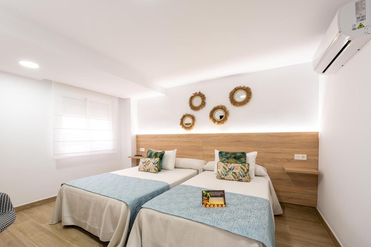 מאלגה Hostal Romerito מראה חיצוני תמונה