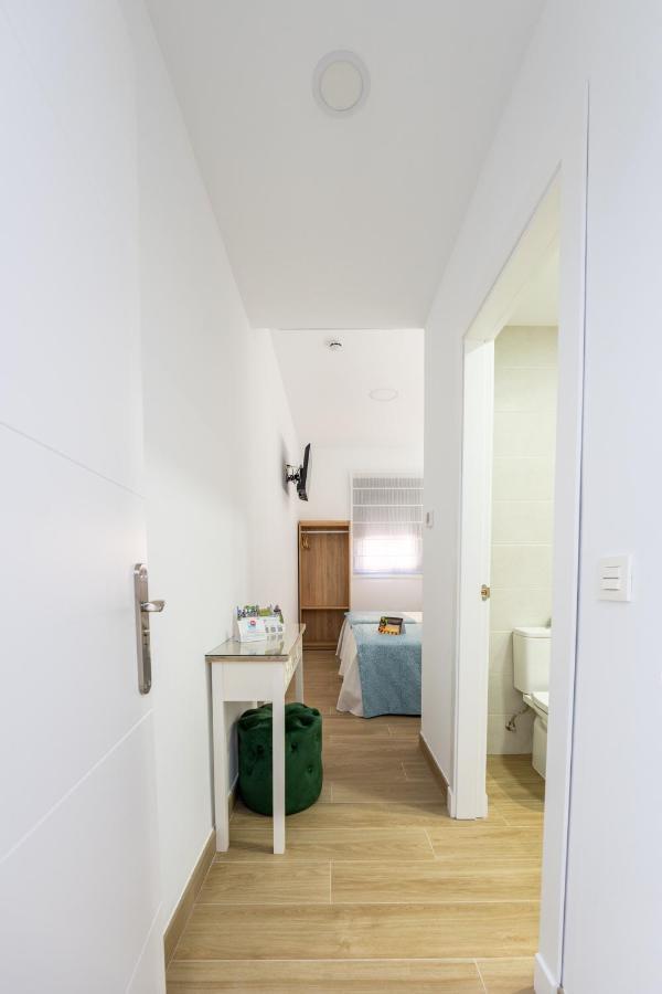 מאלגה Hostal Romerito מראה חיצוני תמונה