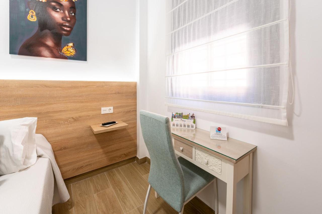 מאלגה Hostal Romerito מראה חיצוני תמונה