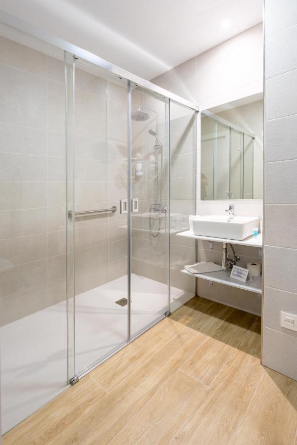 מאלגה Hostal Romerito מראה חיצוני תמונה