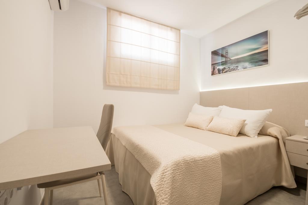 מאלגה Hostal Romerito מראה חיצוני תמונה